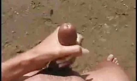 Nora Nova không quan tâm đến chân và cho phép pihara dính trong clip massage nhat ban âm hộ của cô