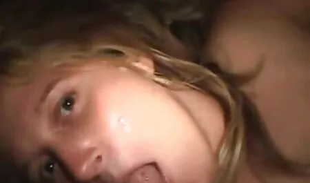 Cô đánh bản thân cô clip sex gai nhat cho ngày sinh nhật của mình