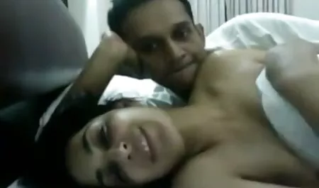 Nga, làm tình với bao cao su clip 18 nhat