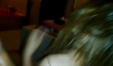 Người phụ nữ và clip sex gai nhat cậu bé