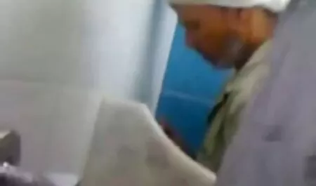 Mẹ và con trai ở trong clip sex gai nhat bếp