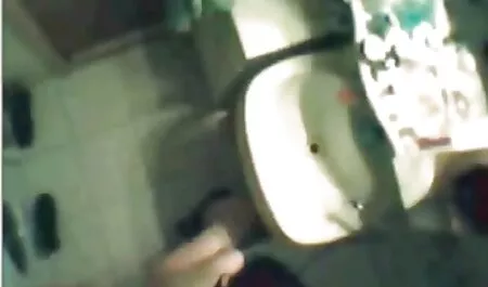 Nam thoát y trong clip xxx nhat ban một quán bar